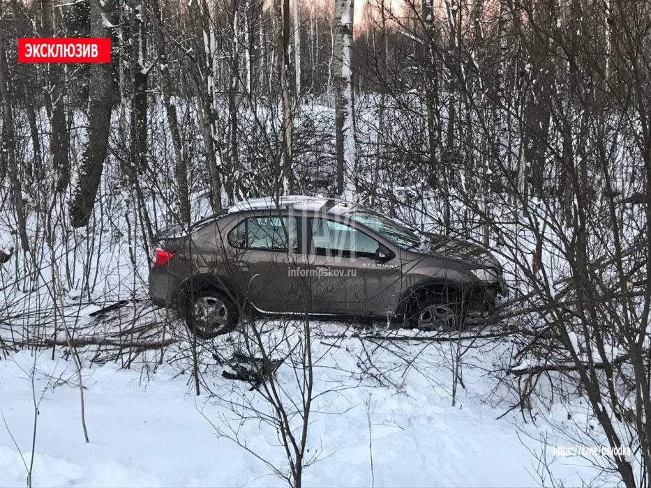 Автомобиль вылетел в кювет в Усвятском районе