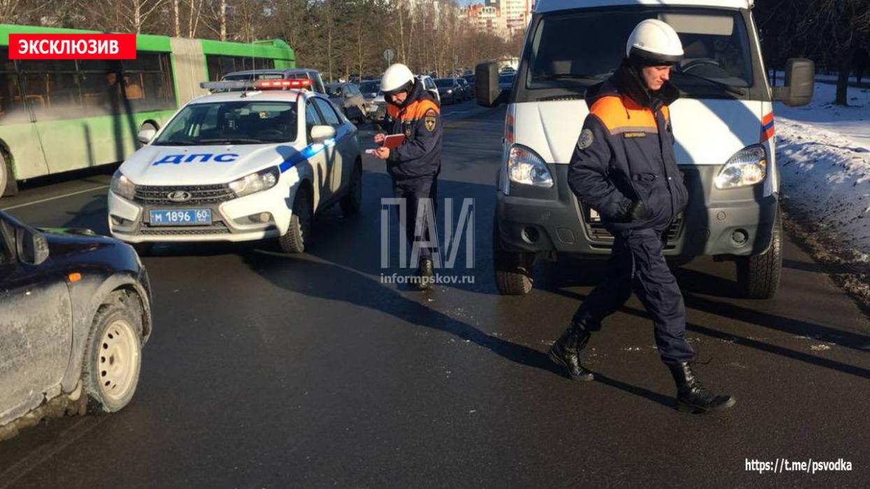 Пенсионерка госпитализирована в результате наезда автомобиля в Пскове