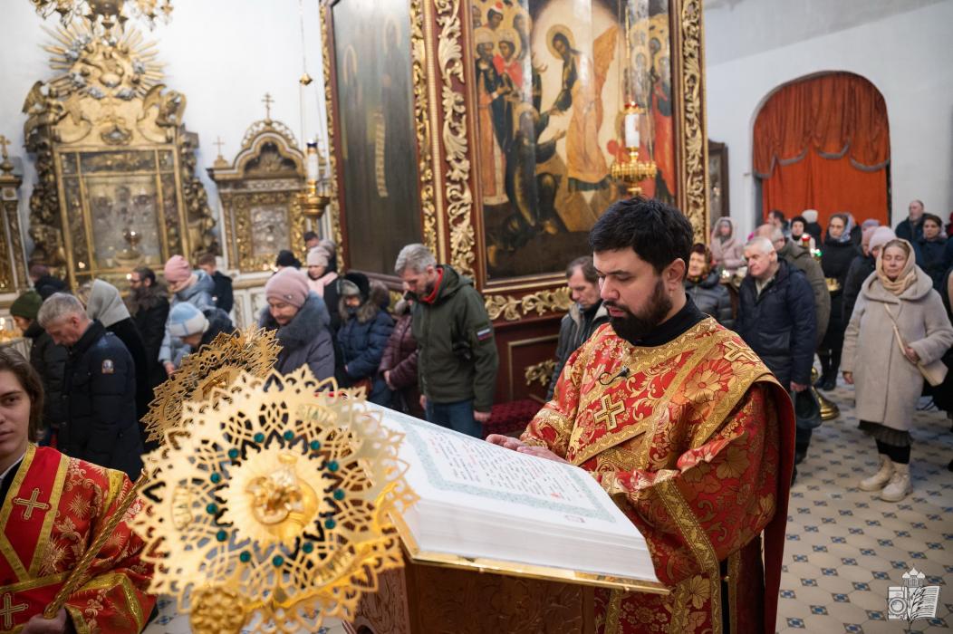 Митрополит Арсений возглавил богослужение в день празднования Собора новомучеников в Пскове