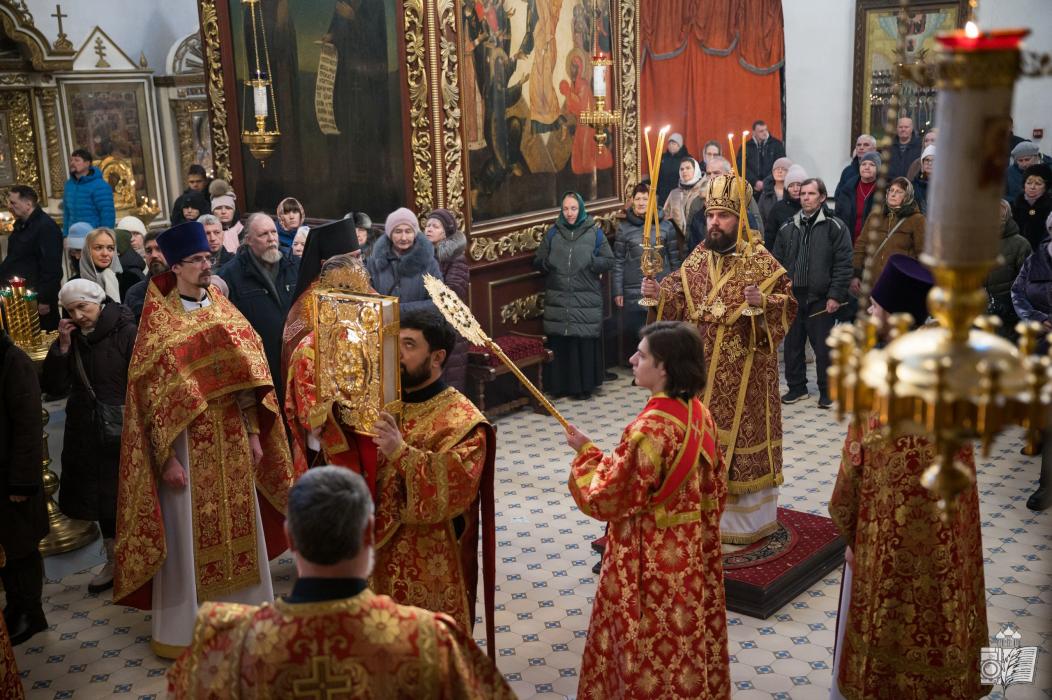 Митрополит Арсений возглавил богослужение в день празднования Собора новомучеников в Пскове