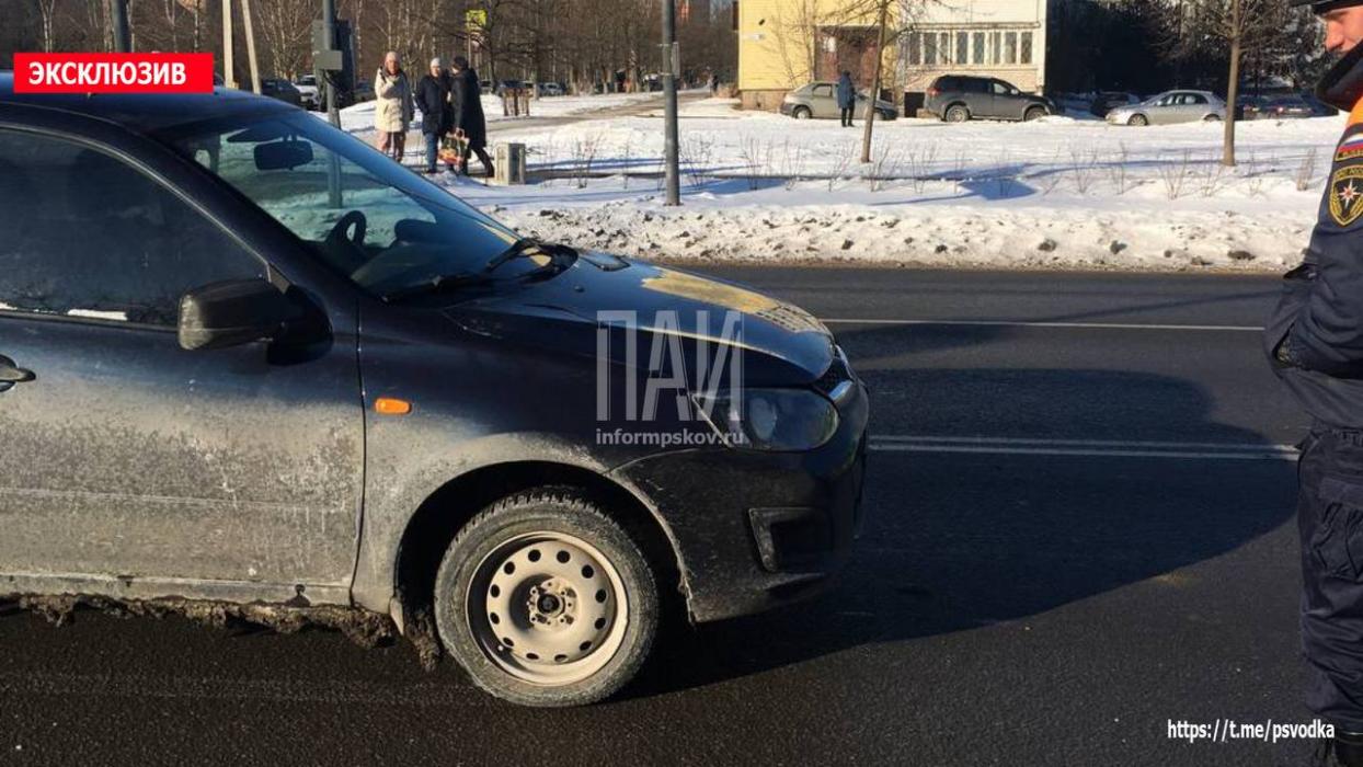 Пенсионерка госпитализирована в результате наезда автомобиля в Пскове