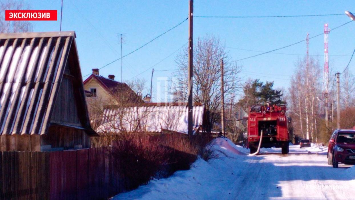 Жилой дом и две хозпостройки чуть не сгорели в Стругах Красных