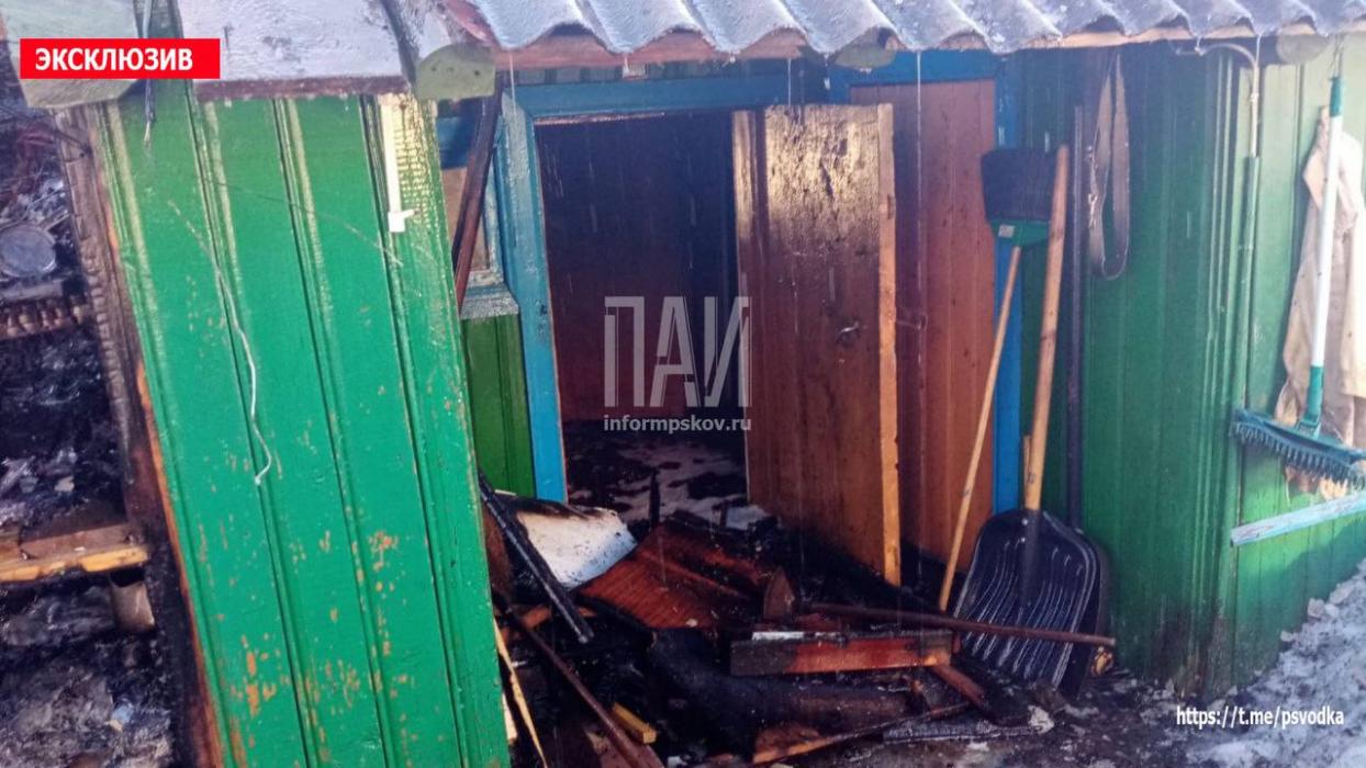 Жилой дом и две хозпостройки чуть не сгорели в Стругах Красных