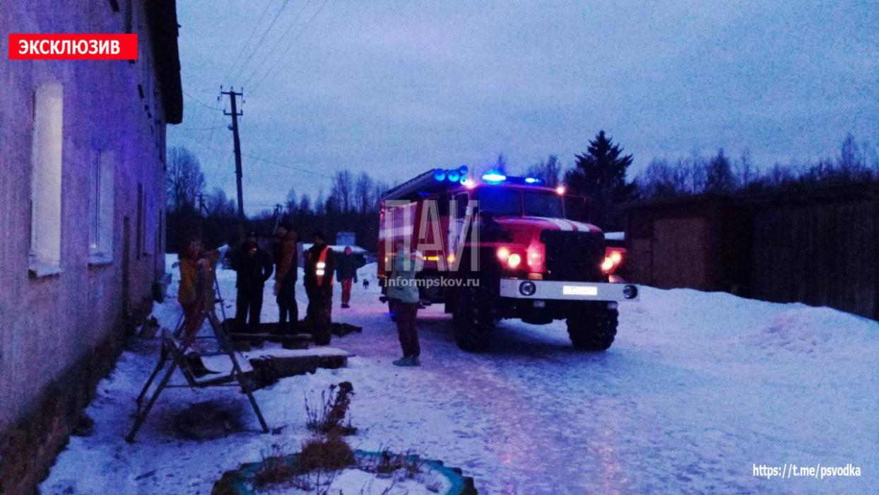 Мужчина едва не сгорел в квартире в Стругокрасненском районе