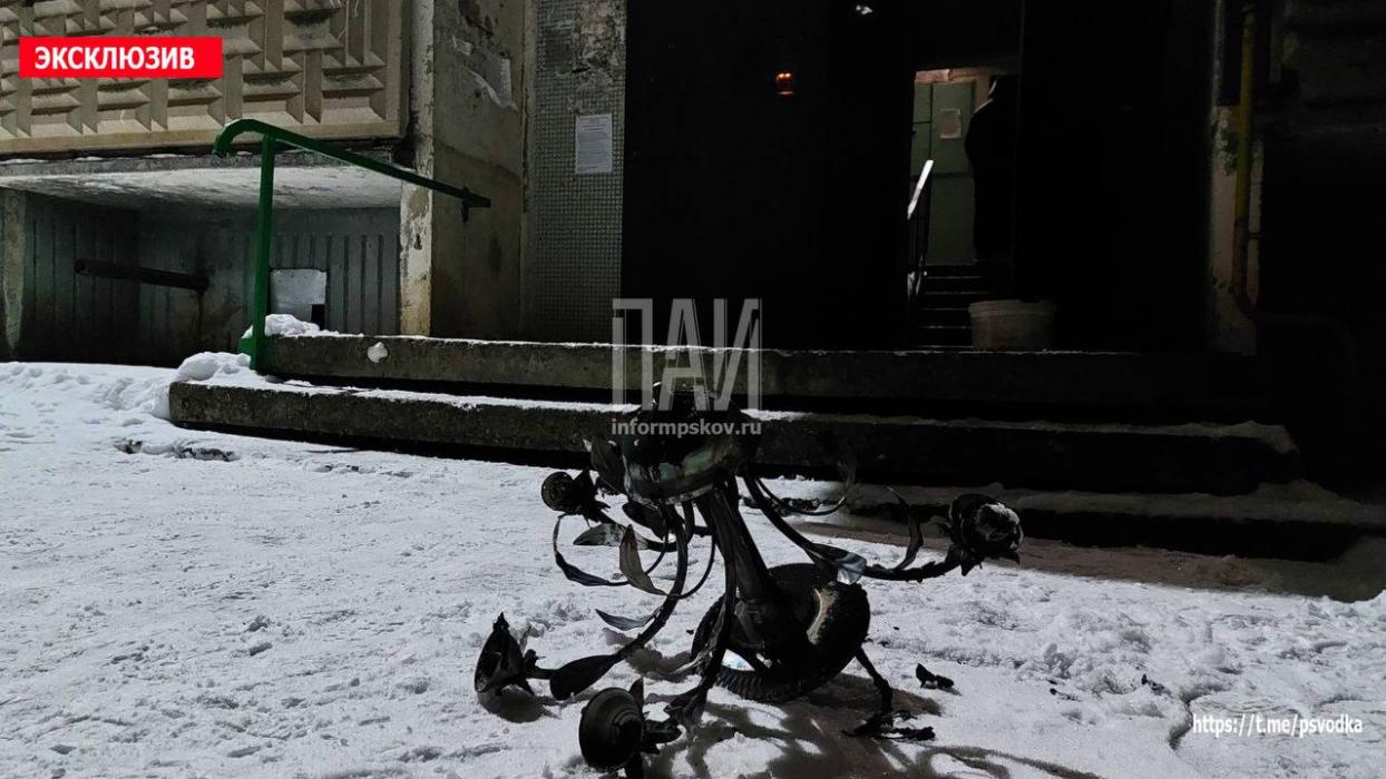 Фото с места пожара в Великих Луках