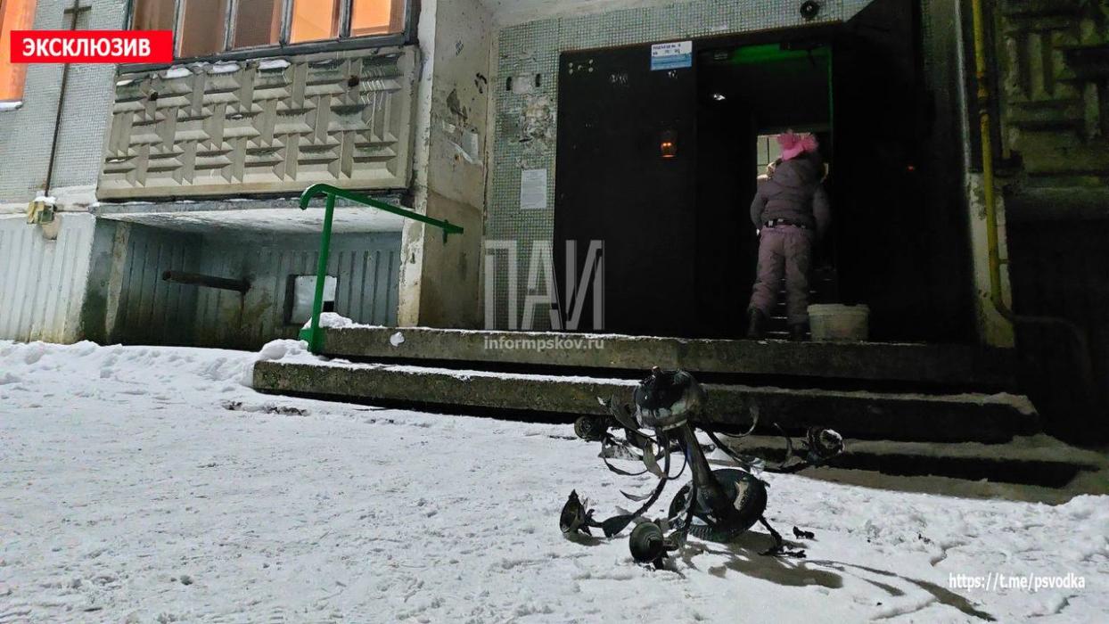 Фото с места пожара в Великих Луках