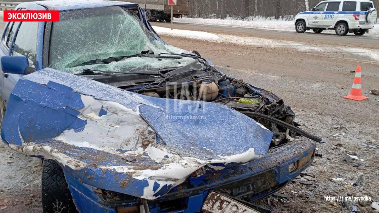 Водителя госпитализировали после ДТП с участием фуры в Невельском районе