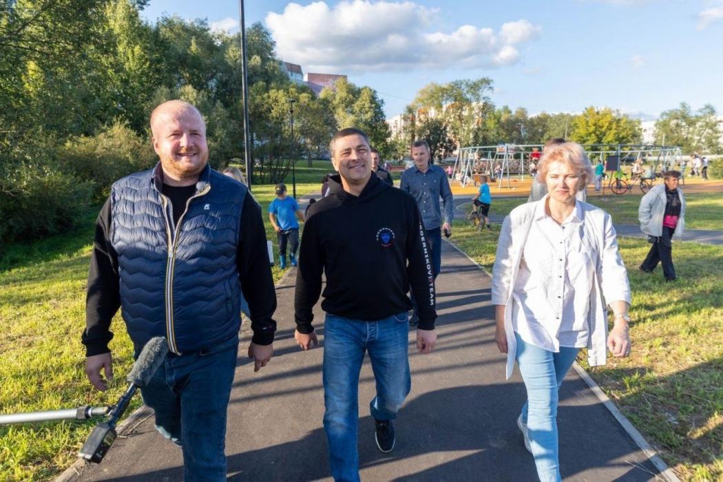 Александр Котов поздравил Михаила Ведерникова с днём рождения