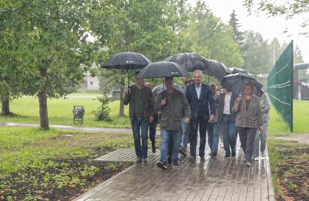 Александр Котов поздравил Михаила Ведерникова с днём рождения
