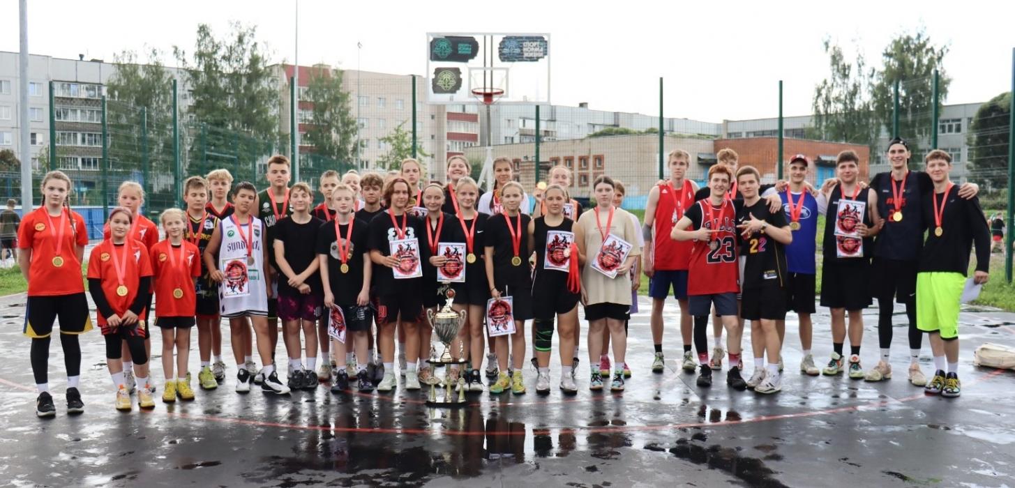 Подведены итоги открытого чемпионата Великих Лук по баскетболу 3x3