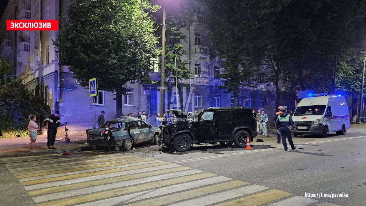 Один человек погиб и пять пострадали в ДТП в Великих Луках 