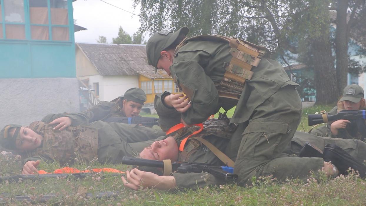 Курсанты центра «Воин» продемонстрировали навыки военной подготовки