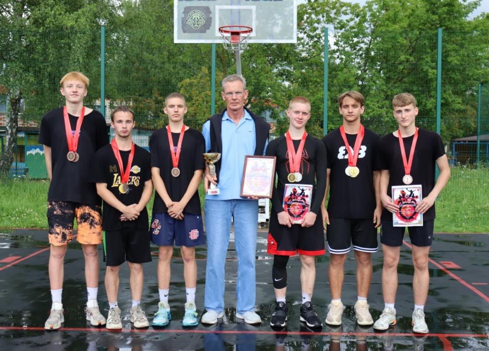 Подведены итоги открытого чемпионата Великих Лук по баскетболу 3x3