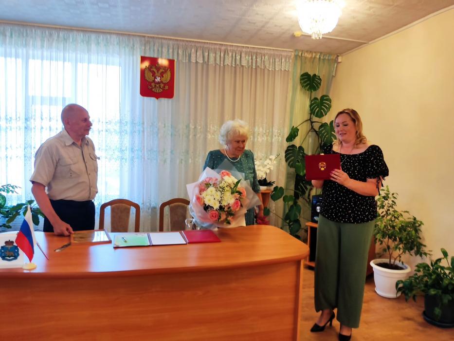 Золотую свадьбу отпраздновали супруги Кузьмины в Стругах Красных