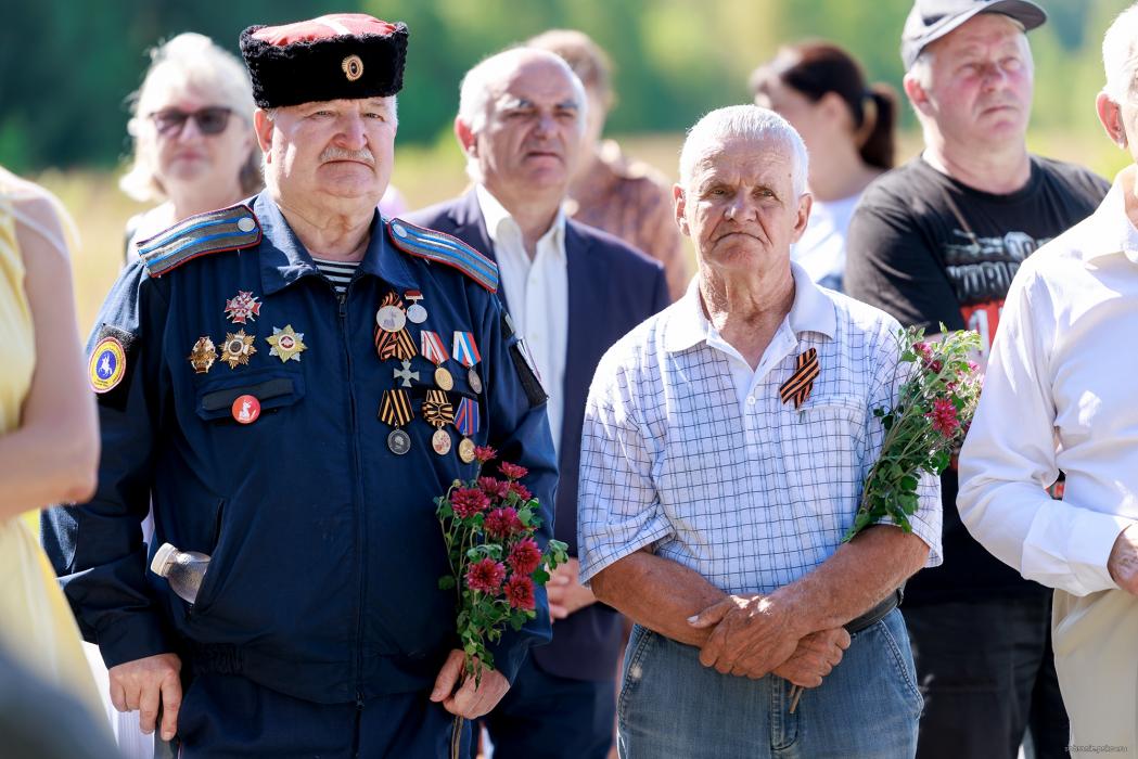 Церемония перезахоронения останков бойцов Красной армии прошла в годовщину освобождения Псковского района