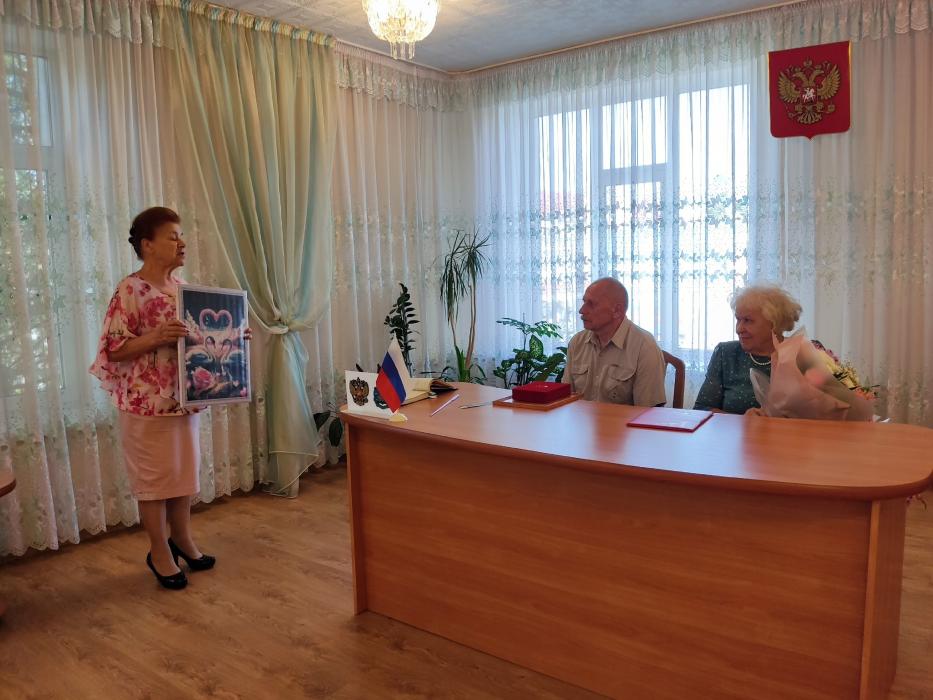 Золотую свадьбу отпраздновали супруги Кузьмины в Стругах Красных