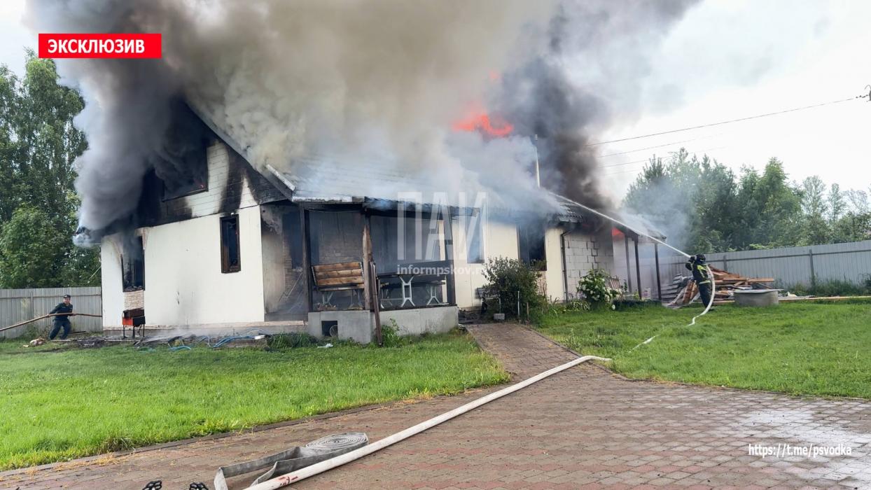 Возгорание произошло в одном из частных домов Псковского района