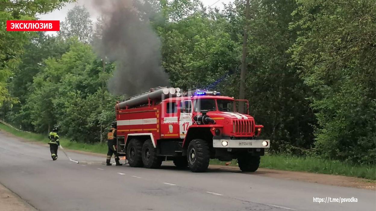 Автомобиль загорелся в Невеле