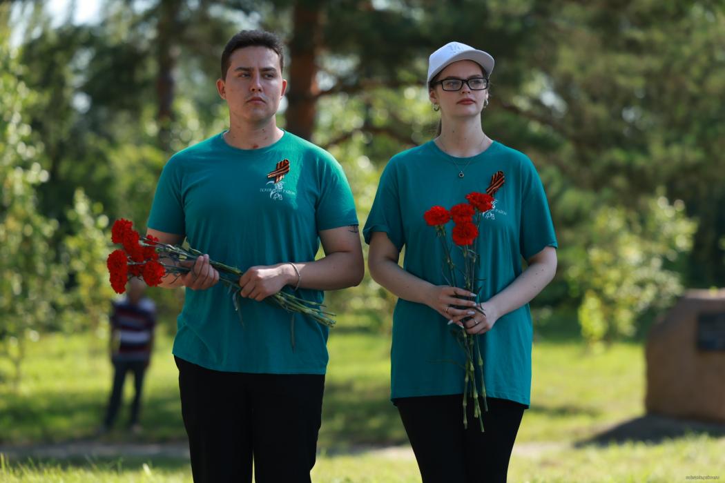 Церемония перезахоронения останков бойцов Красной армии прошла в годовщину освобождения Псковского района