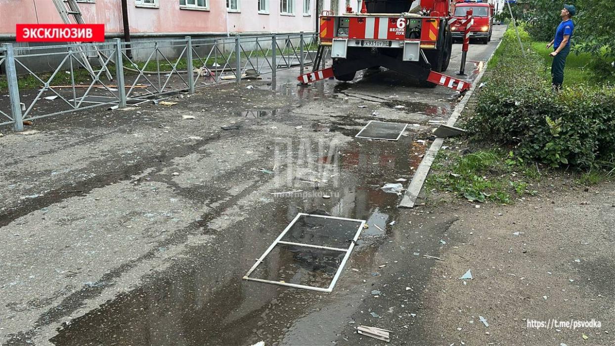 Четыре человека пострадали при взрыве бытового газа в Великих Луках