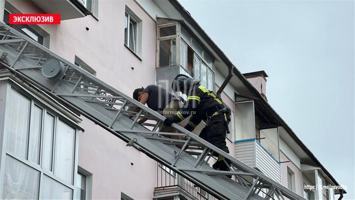 Четыре человека пострадали при взрыве бытового газа в Великих Луках