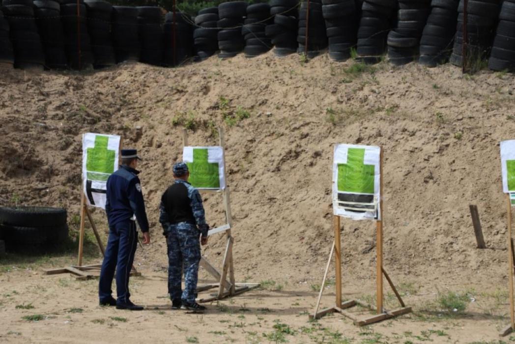 Псковские полицейские соревновались в служебно-прикладных видах спорта