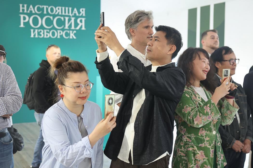 Масштабная выставка по итогам международного пленэра
