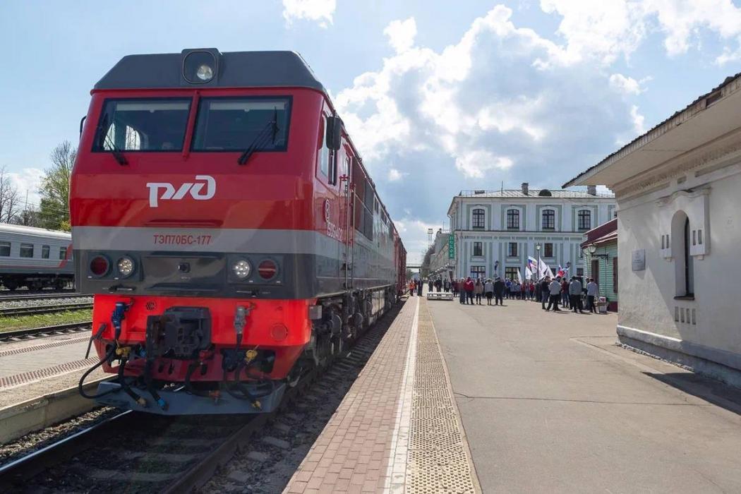 Псковский губернатор поздравил железнодорожников с профессиональным праздником