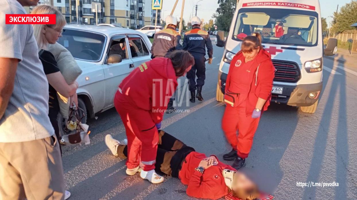 Девушку госпитализировали в больницу после наезда автомобиля в Пскове