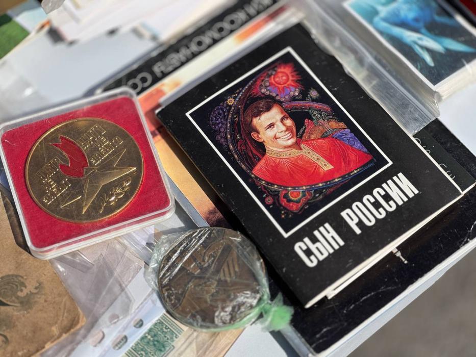 Ярмарка раритетных вещей ждет гостей у Дома Беклешова в Пскове каждую субботу