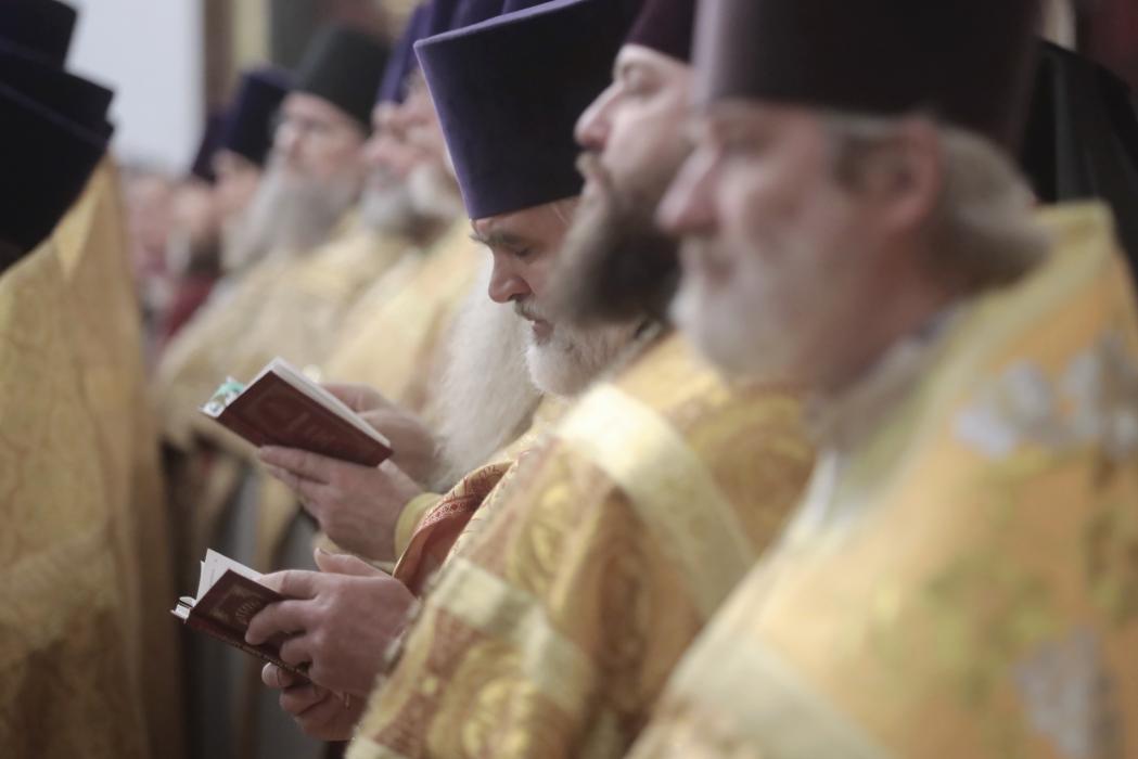 Псков торжественно встретил мощи святого Тихона