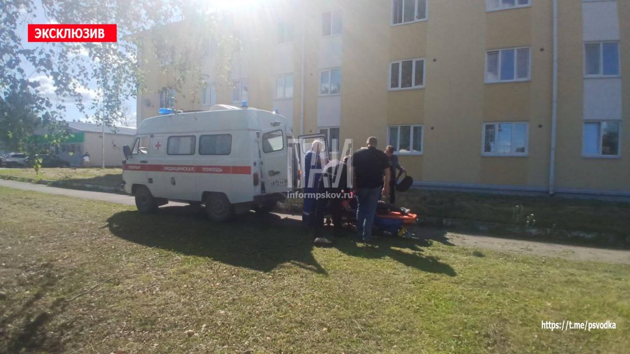 В Псковской области испугавшийся полиции мужчина спрыгнул с третьего этажа