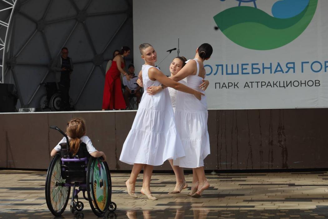 Инклюзивный фестиваль «Детство без преград» проходит в Пскове