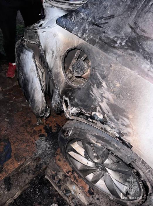 Автомобиль сгорел 28 августа в Великих Луках