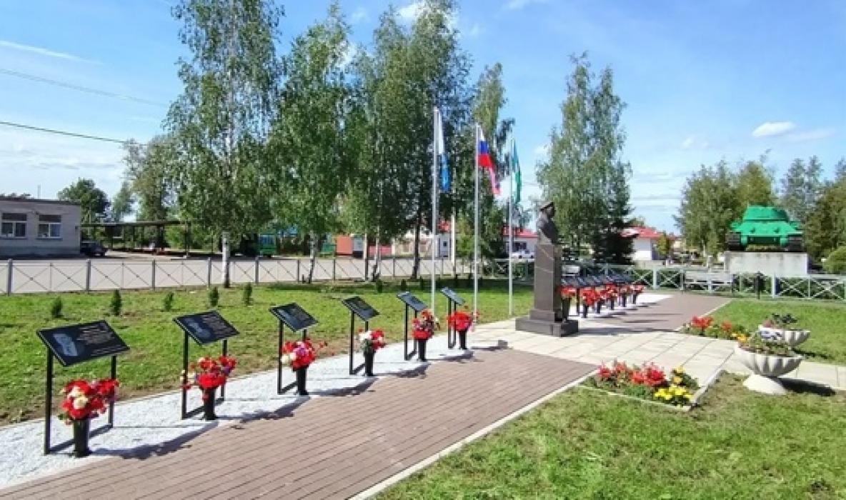 В Новоржеве ко Дню города установлены новые памятные стелы