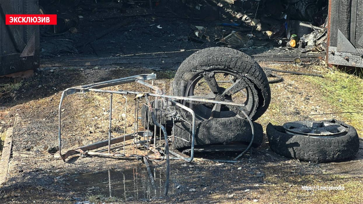 Автомобиль и гараж горели в Великих Луках