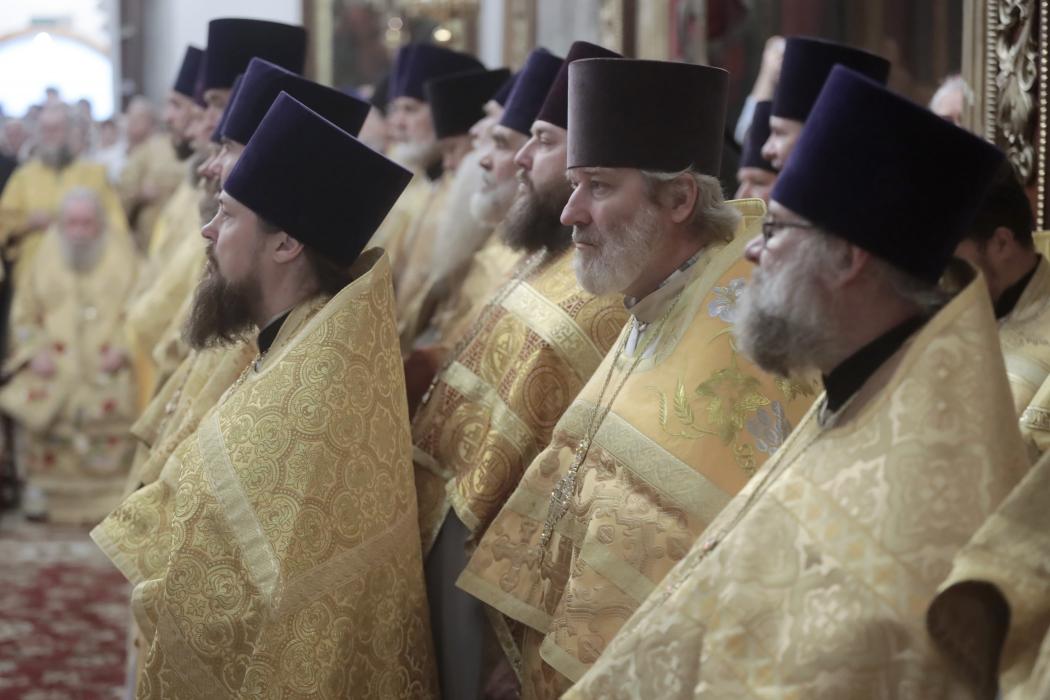 Псков торжественно встретил мощи святого Тихона