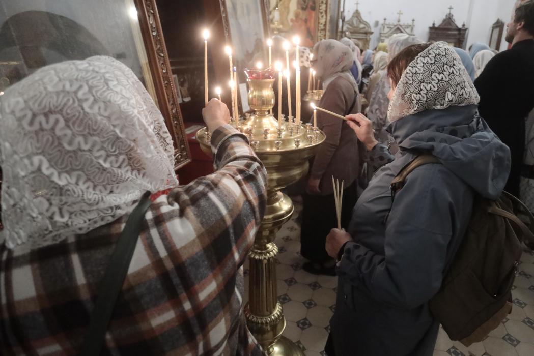 Псков торжественно встретил мощи святого Тихона