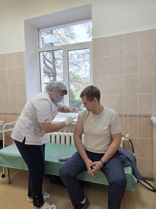 Старт прививочной кампании дали в локнянской больнице