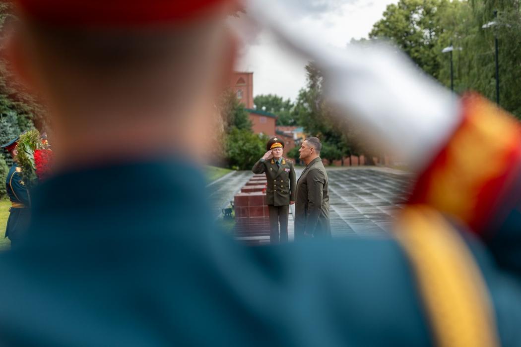 Торжественная церемония возложения венка к Могиле Неизвестного Солдата в Москве