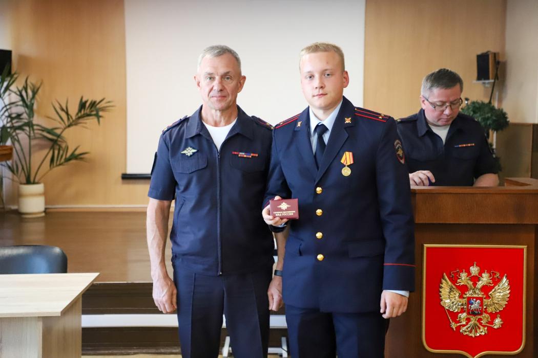 Более 30 выпускников ведомственных вузов пополнили ряды полицейских Псковской области