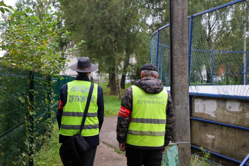 Праздничные линейки проходят в школах Псковской области под охраной полиции