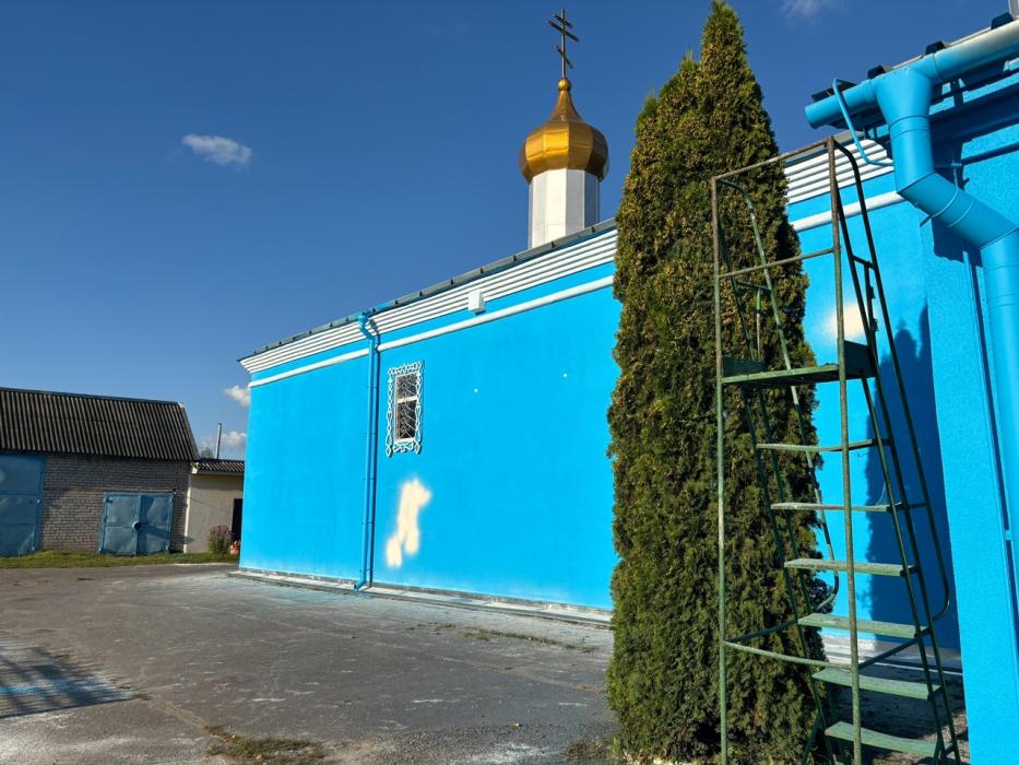 В Дедовичах продолжается ремонт храма Покрова пресвятой Богородицы