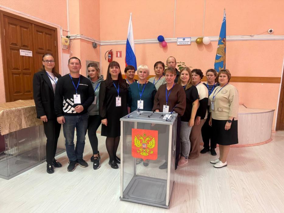 Наблюдатели и первые избиратели