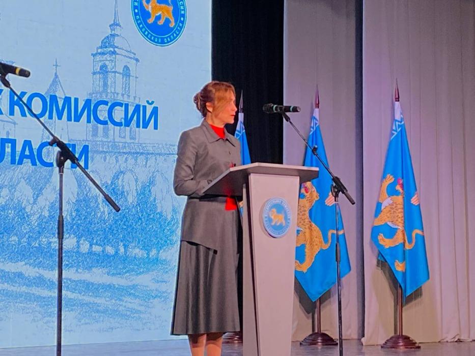 Членов избирательных комиссий наградили в Псковской области