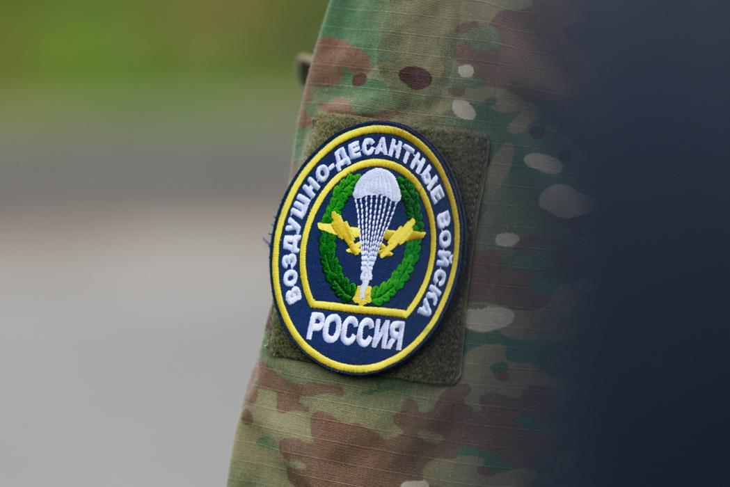 Гуманитарную помощь на фронт отправили депутаты Псковского областного Собрания