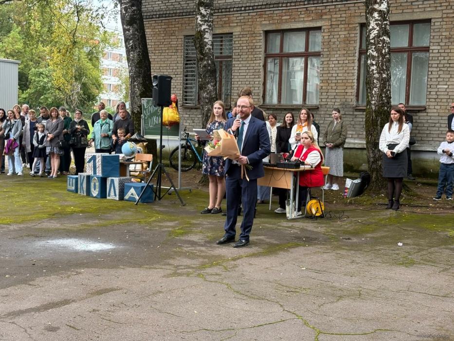 День знаний встретили со школьниками региона депутаты областного Собрания