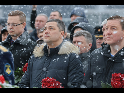 Возложение цветов к «Куполу» в Черёхе в память о подвиге 6-й роты