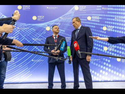 Работа делегации Псковской области во главе с губернатором Михаилом Ведерниковым на ПМЭФ-2025
