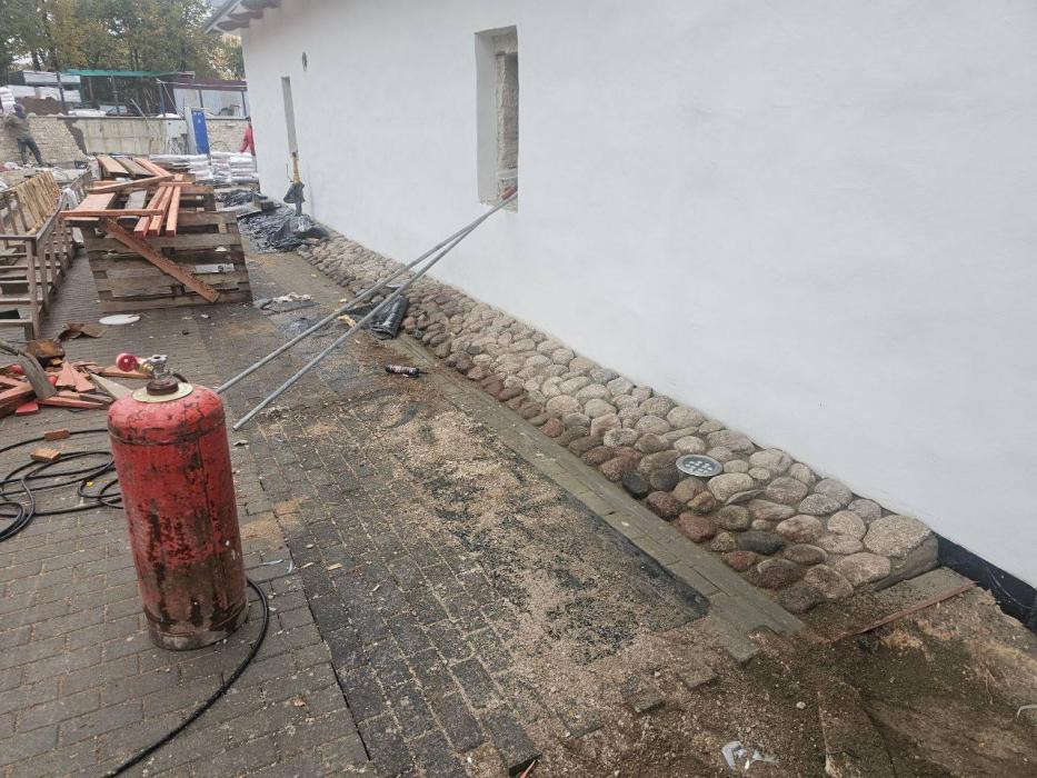 Благоустройство вокруг церкви Николы со Усохи в Пскове